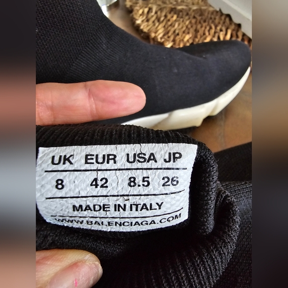 Balenciaga - Picture 6 of 16